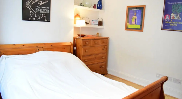 1 Bedroom Flat Next to Victoria Park Village