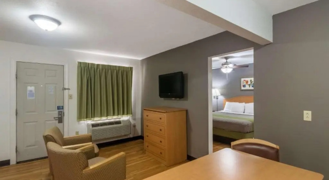 Четырёхместный номер Standard Blue Bonnet Suites Extended Stay Lubbock, Texas