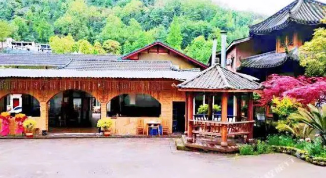 Xiling Xueshan Houshan Xiling Lvyuan Farmhouse, Prenota Hotel Chengdu Sichuan