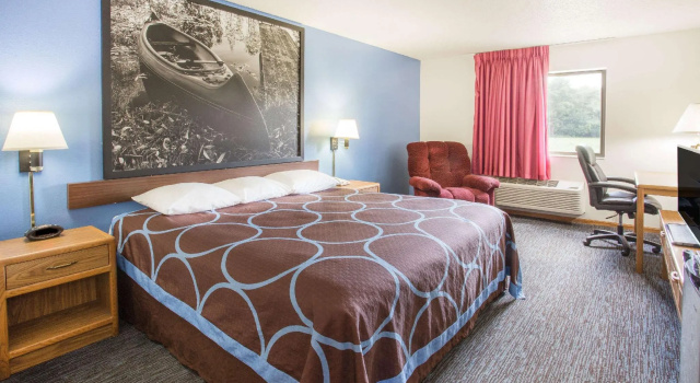 Двухместный номер Standard Super 8 by Wyndham Monmouth IL