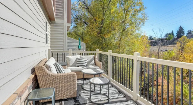Апартаменты Walk to Light Rail! Townhome 9 Mi to Dtwn Denver