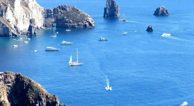 One bedroom appartement with sea view balcony and wifi at Pianoconte
