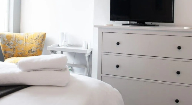 Glan Neigr Apart-Hotel by Guestz, Book Pension Rhosneigr Anglesey