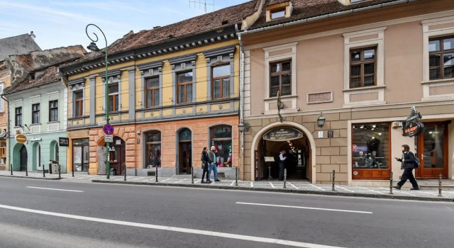 Piata Sfatului Studio, Rezervovat Apartmán Hotely v Prahova Valley s parkováním, Parkování