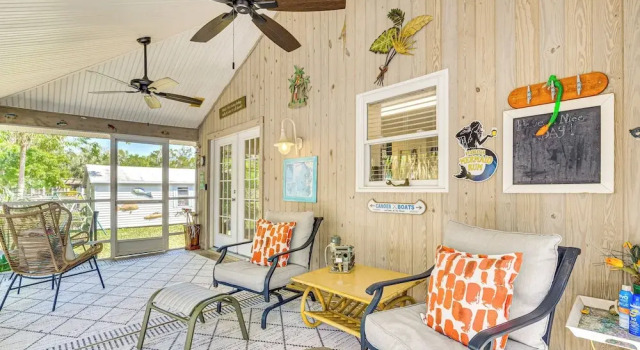 Waterfront Florida Abode w/ Deck, Grill & Fire Pit, Reserva ahora Casa o chalet Spring Hill 
