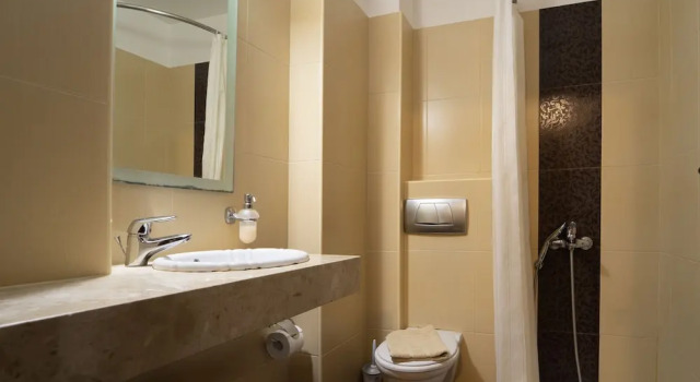 Люкс с красивым видом из окна Golden Rose Suites