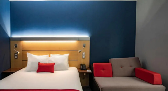 Номер Standard Holiday Inn Express Paris-Canal De La Villette by IHG