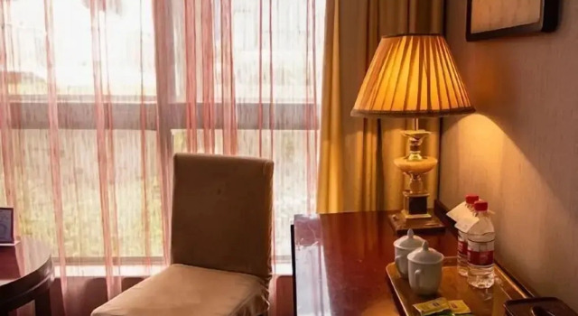Royal Hotel, Book Hotel Sanmenxia Henan
