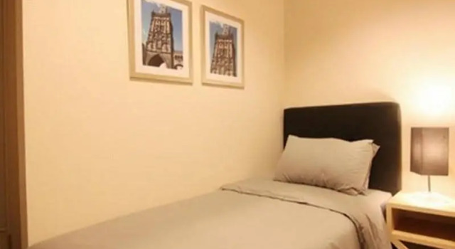 The Residence Guest House, Забронировать Гостевой дом Гостевые дома Джакарты, рядом с Парк Таман Суропати, Гостевой дом