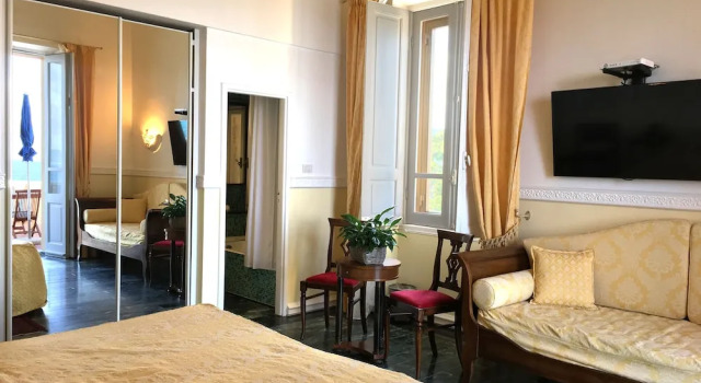 Трёхместный номер Standard с балконом и с видом на море Villa Las Tronas Hotel & SPA