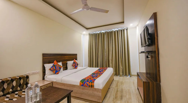 Номер Premium Fabhotel Laxmi Palace