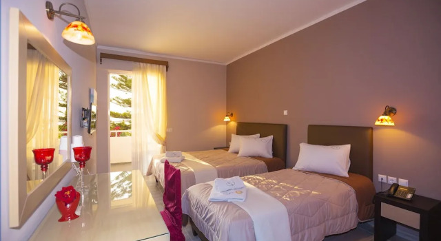 Двухместный номер Standard с балконом и с видом на море Kyparissia Beach Hotel