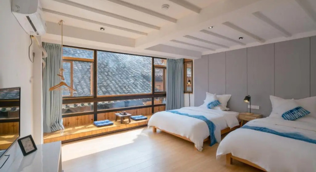 Camera Deluxe 肇兴溪舍山堂 Creekside Inn
