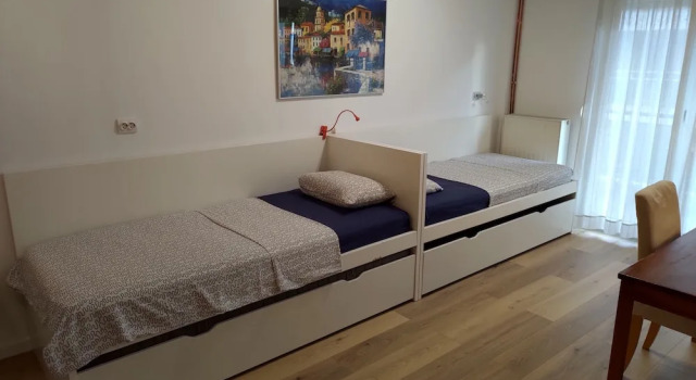 Seafront Apartment - Sleeps 13 - Parking - Balcony, Забронировать Апартаменты/квартира Отели Салоников с парковкой, рядом с Romanian Consulate Thessaloniki, Парковка