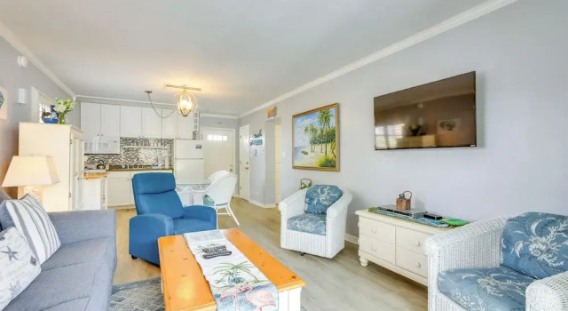 Beach & Pool Access: Gulf Coast Villa w/ Balcony, Rezerwuj Willa Hotele w Longboat Key z parkingiem, Parking