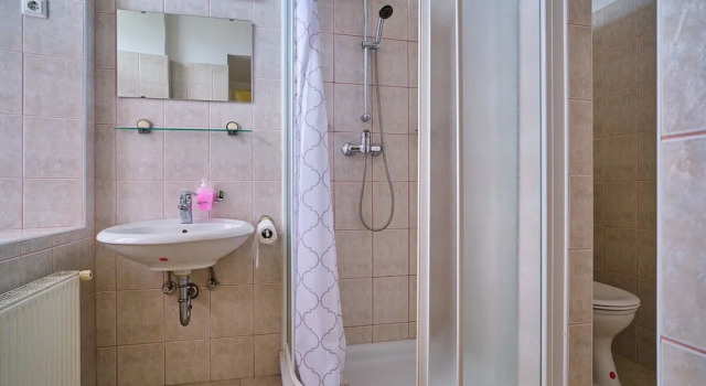 Четырёхместный номер Standard Hostel Javni Zavod Mekinjski Samostan