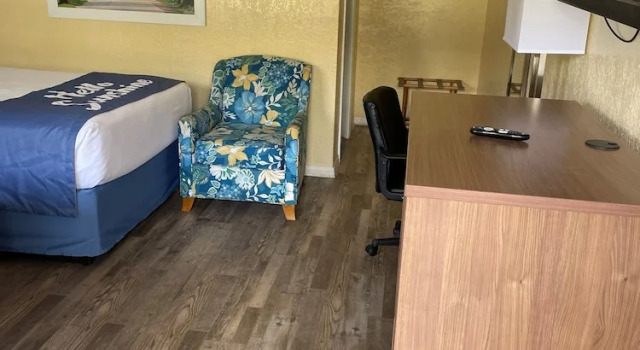 Номер Standard University Inn