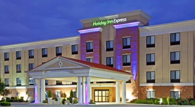 Четырёхместный номер Standard Holiday Inn Express Indianapolis - Southeast by IHG