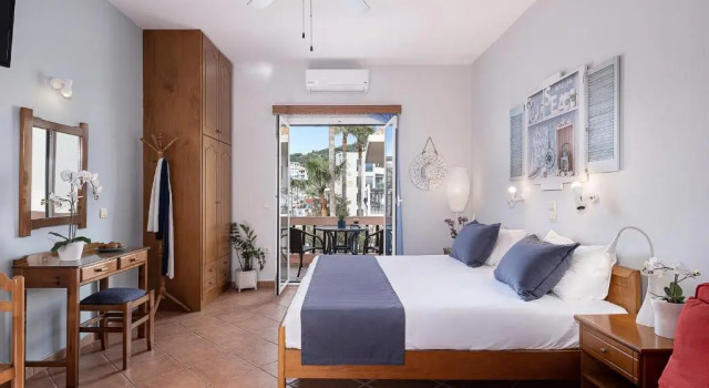 Студия с видом на море Elena Seafront Luxury Apartments