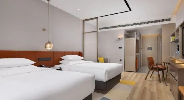 Deluxe Neljän hengen Sviitti Jiyi Hotel (Yining Beijing Road Branch)