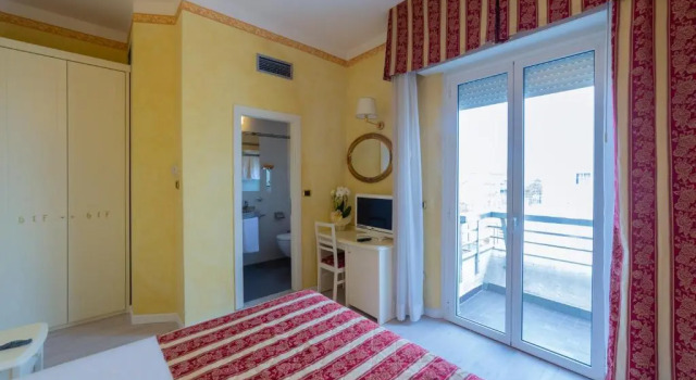Трёхместный номер Hotel Executive La Fiorita