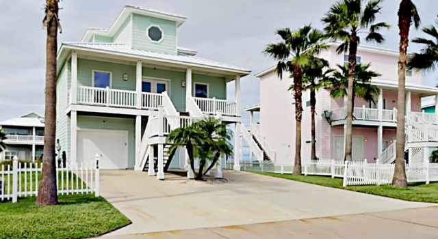 Aransas Tarpon 5 Bedrooms 3 Bathrooms Home