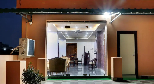Люкс Bharalu Residency