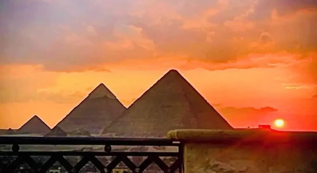 Люкс Eco green pyramids hotel