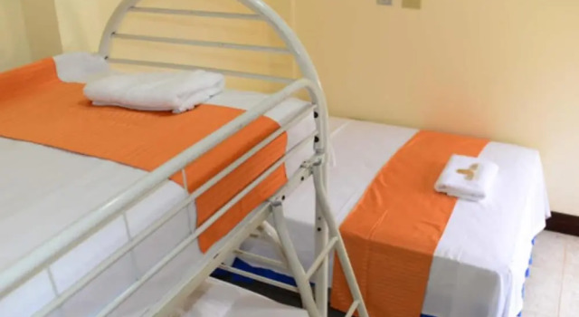 Трёхместный семейный номер Standard Hostal San José