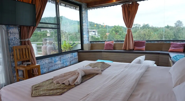 Коттедж с балконом Phuruaboutique Hotel & Saunas