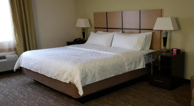Люкс Candlewood Suites Woodward by IHG