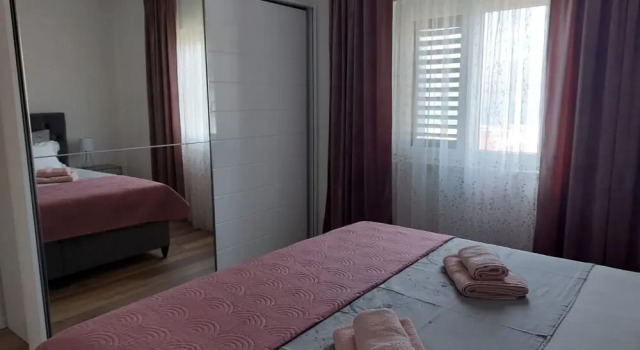 Ita 1 - With Nice Garden - A3 Ivan, Rezerwuj Hotel Hotele w Split-Dalmatia County z parkingiem, Parking