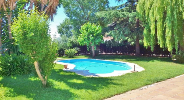 Вилла с балконом Villa in Sant Pol near Crystal Beach