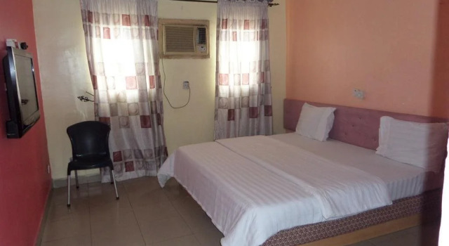 Larex International Hotel, Varaa Hotelli Hotellit Lagos pysäköinnillä, Pysäköinti