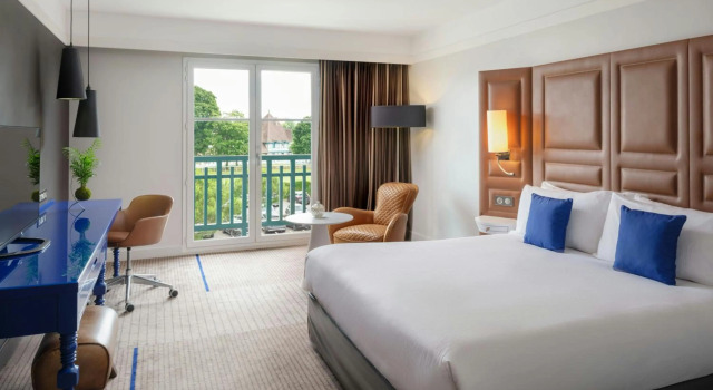 Renaissance Paris Hippodrome De St. Cloud Hotel