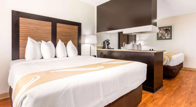 Четырёхместный люкс Quality Inn & Suites Myrtle Beach near Outlets