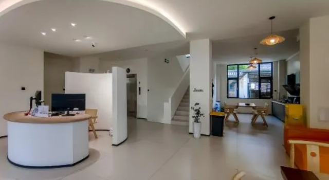 Yuan Chuang Yi Su, Rezervasyon Otel Weishan Yunnan