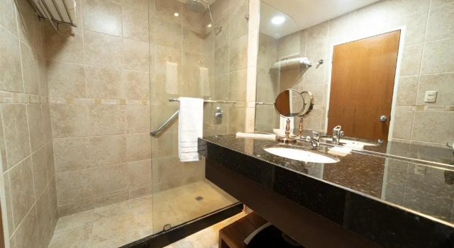 Четырёхместный номер Business TRYP by Wyndham Guayaquil Airport