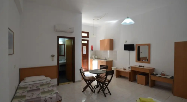 Estudio Estándar PHILIPPOS STUDIOS & APT