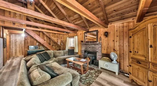 Hank Monk Chalet by RedAwning
