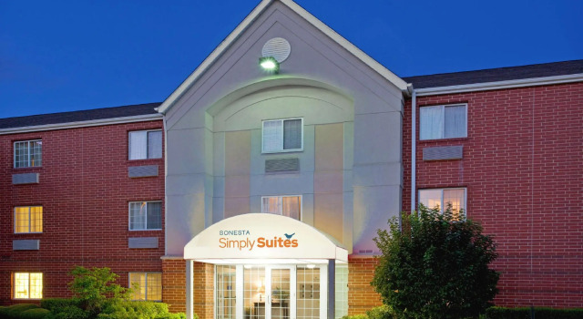Четырёхместный люкс Sonesta Simply Suites Naperville Warrenville