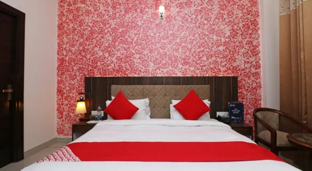 Omang Hotel by OYO Rooms