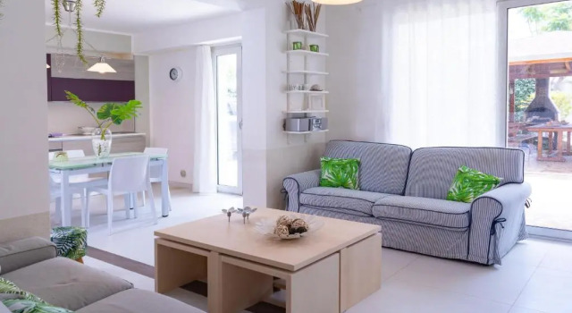 Wonderful Emerald and Gold Apartments with Parking
