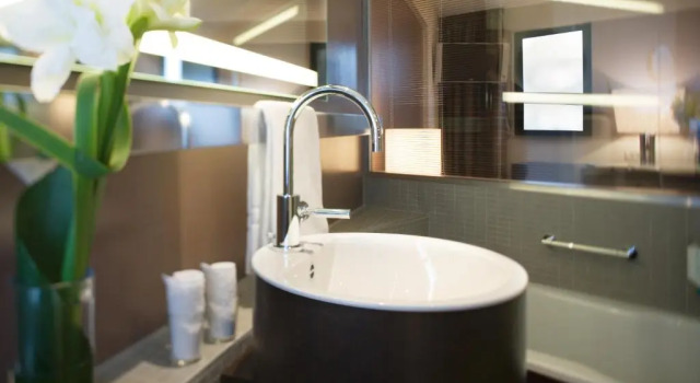 Номер Standard MÖVENPICK Hotel Hamburg City, historischer Wasserturm im Schanzenpark