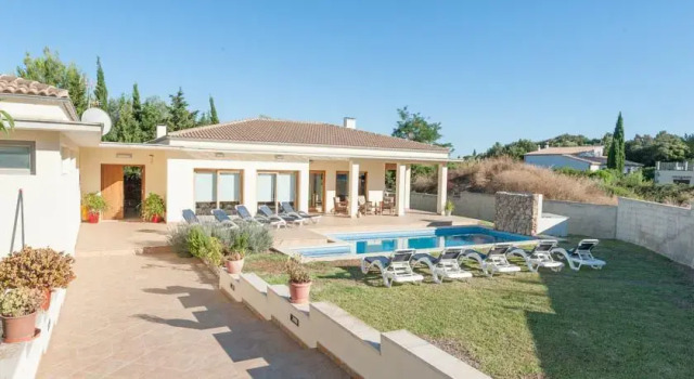 Arada, Book Hotel Sa Pobla Majorca