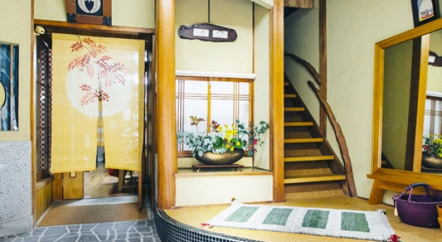 Yamasakiya Ryokan, Prenota Hotel Kozagawa Giappone