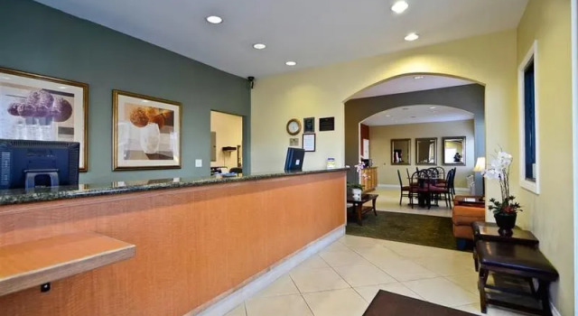 Best Western Golden Triangle Inn, Buchen Sie Hotel San Diego San Diego und Umgebung