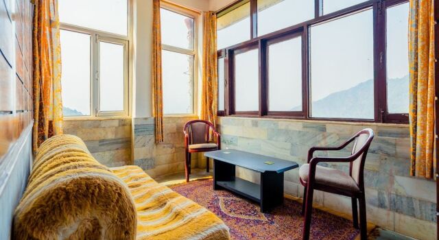 OYO 13693 Home Royal Wood 3BHK Mall Road, Book Lejlighed Mussoorie Uttarakhand