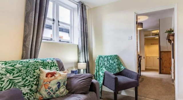 Lovely Period Cottage Sleeps 4 Resting in Torquay