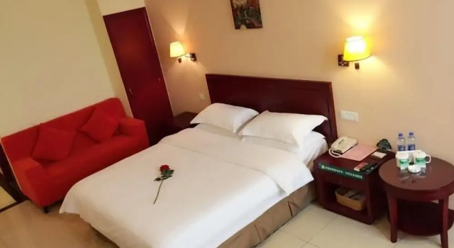 Номер Deluxe с балконом GreenTree Inn Suzhou Mudu Ancient Street Express Hotel